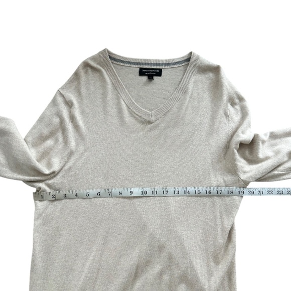 Banana Republic Men's Ivory Cotton Blend V-Neck Sweater Size M - Picture 5 of 6